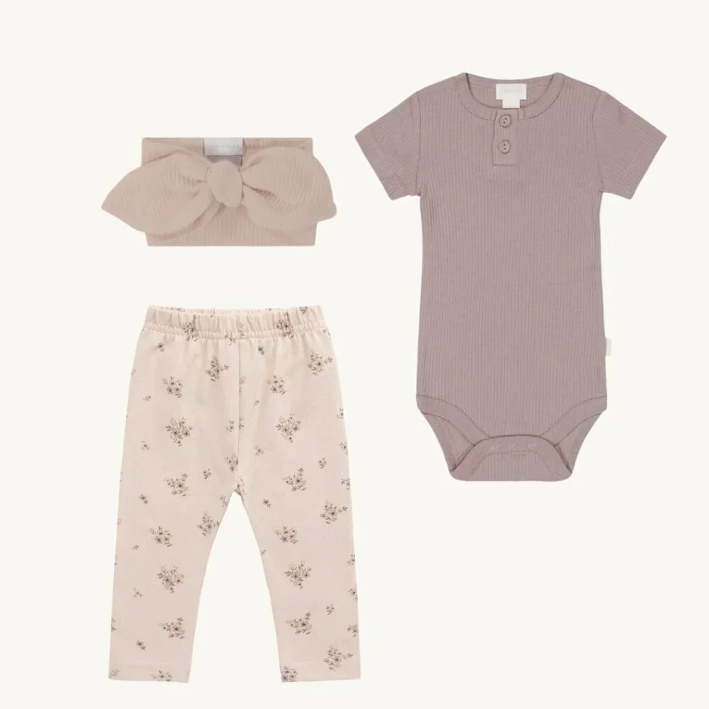 NWT - Jamie Kay Goldie bouquet set​​​